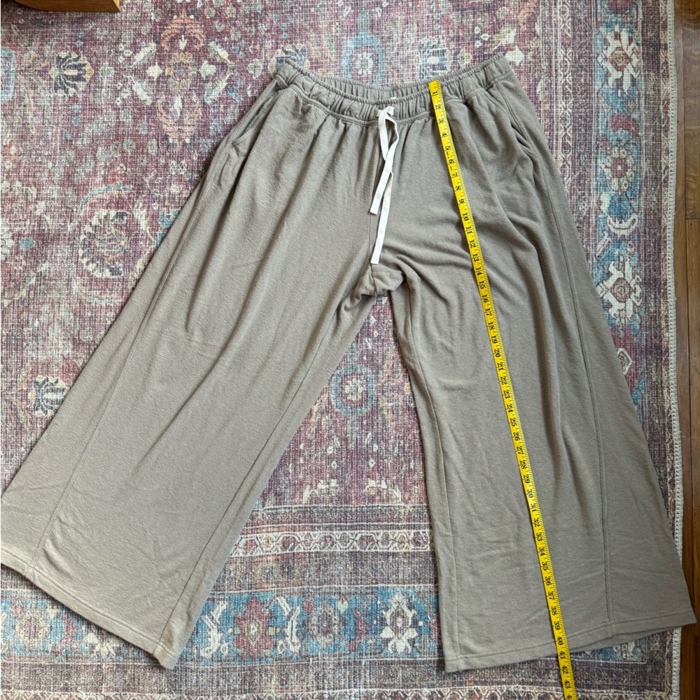 Aerie Large Wide leg Women's Tan Lounge Pants with pockets and drawstring - Picture 9 of 12
